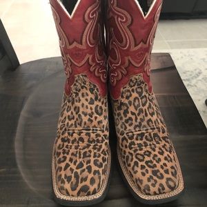 Women’s Ariat boots